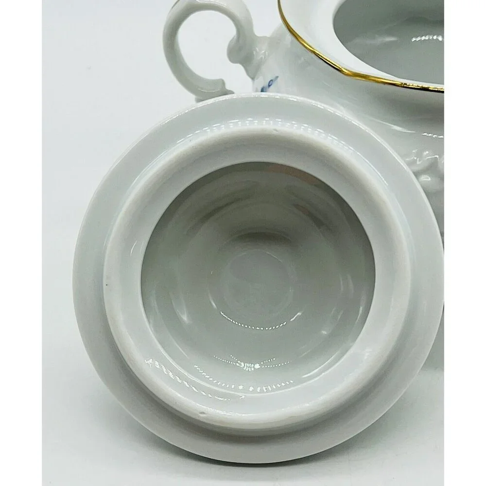Wawel China Rose Garden Sugar‎ Bowl with Lid Poland Embossed Gold Gilt 5 inch